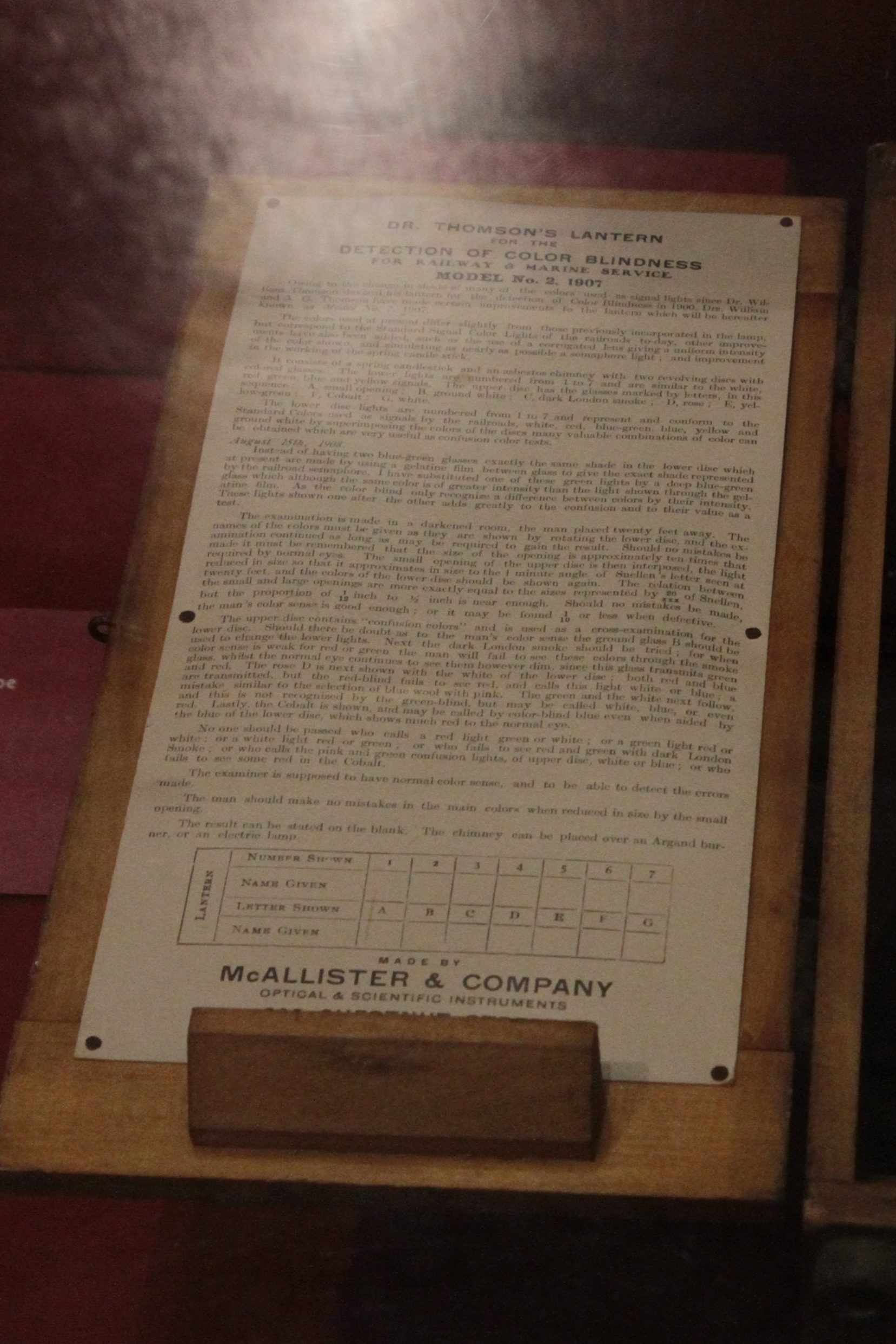 William Thomson's lantern for the Detection of Color Blindness, College of Physicians of Philadelphia - 03.JPG